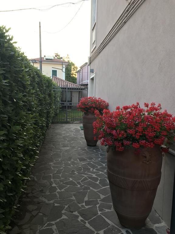 阿韦扎诺Casina Dei Marsi住宿加早餐旅馆 外观 照片